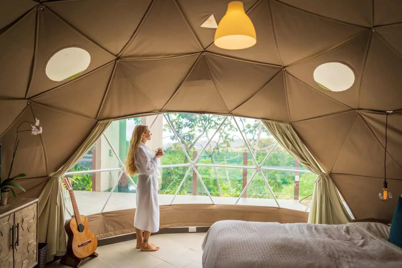 Honeymoon tent
