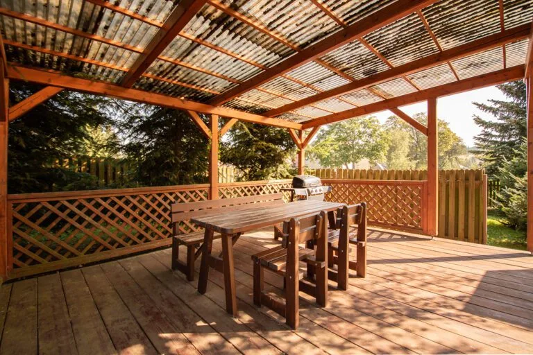 Terraza exterior con parrilla