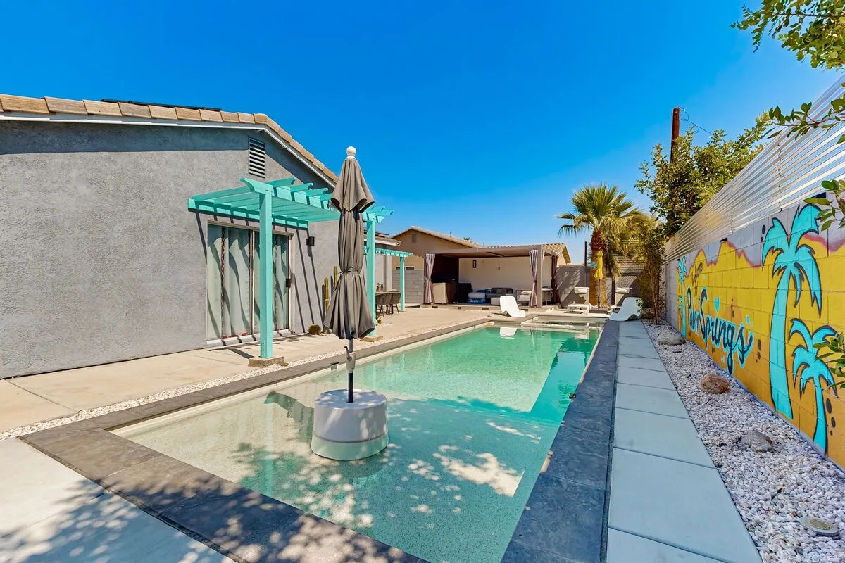R&R Desert Oasis - 68546