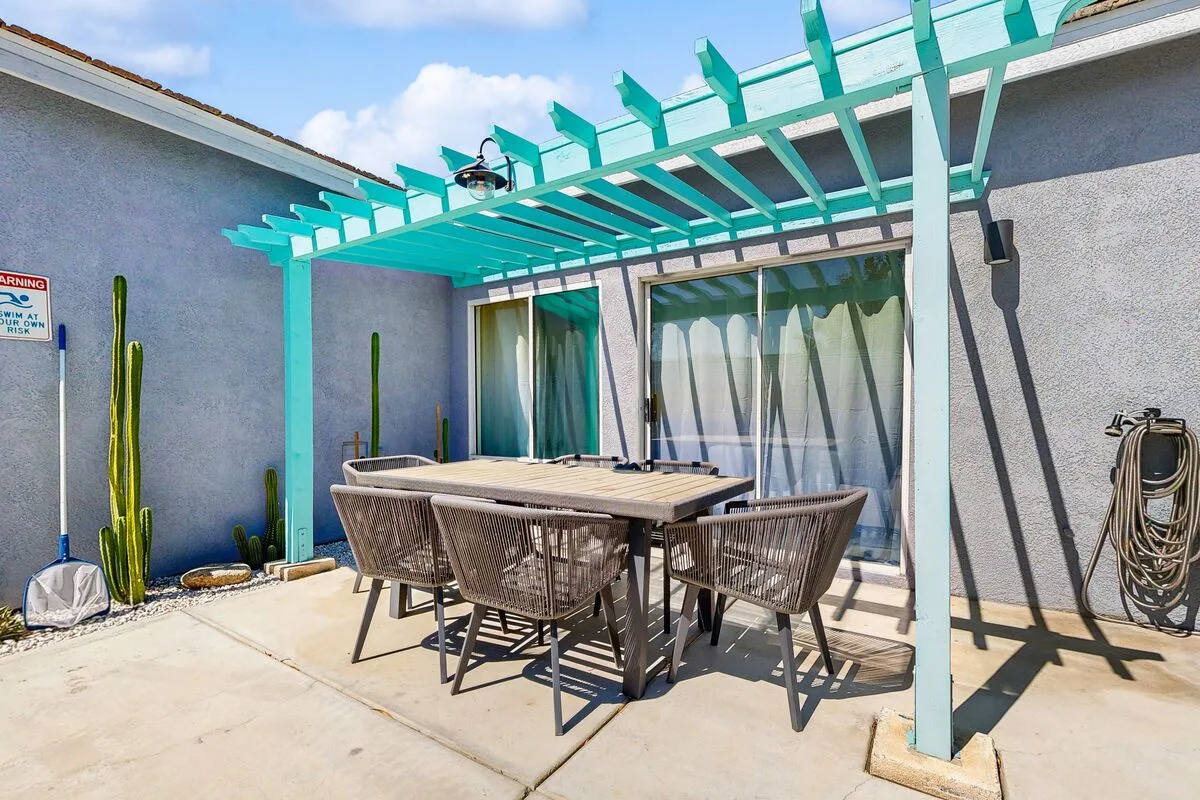R&R Desert Oasis - 68546