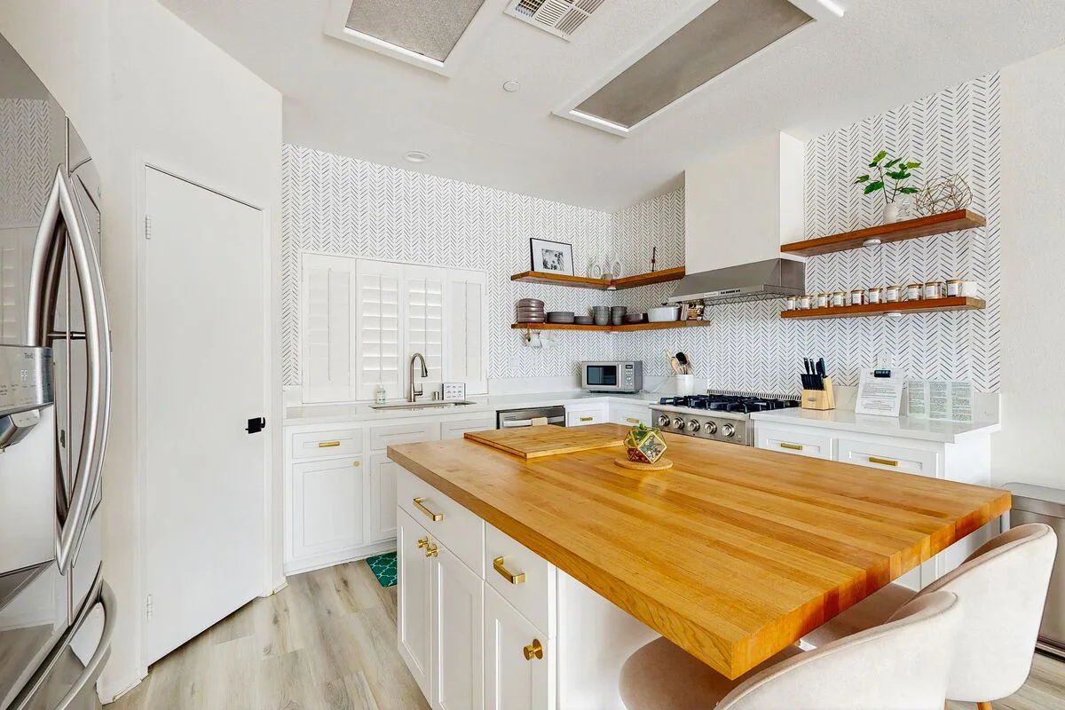 R&R Desert Oasis - 68546
