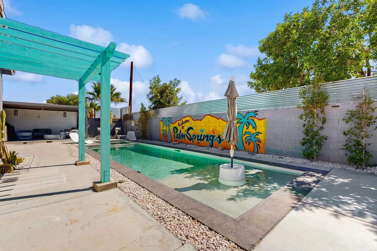 R&R Desert Oasis - 68546