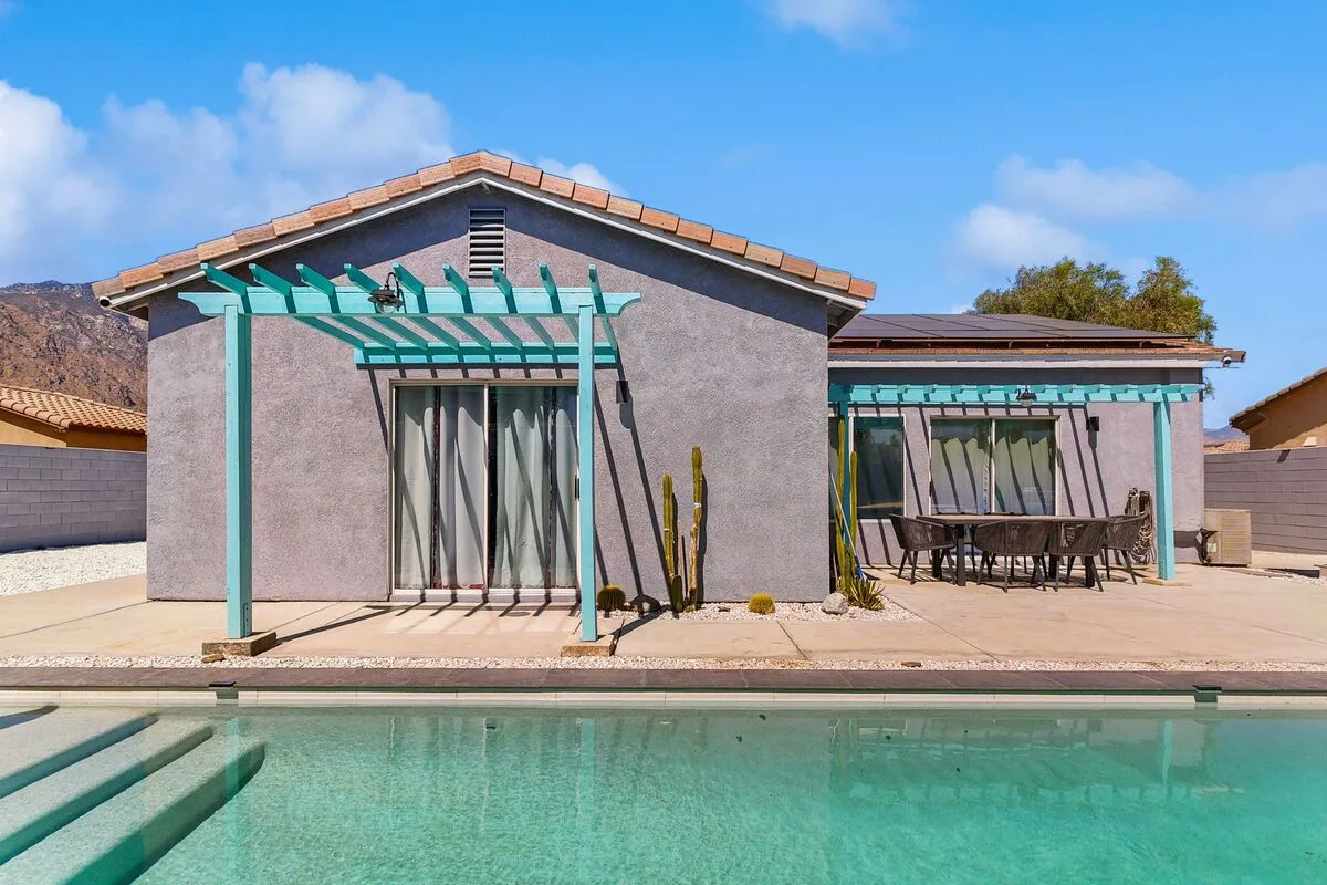 R&R Desert Oasis - 68546