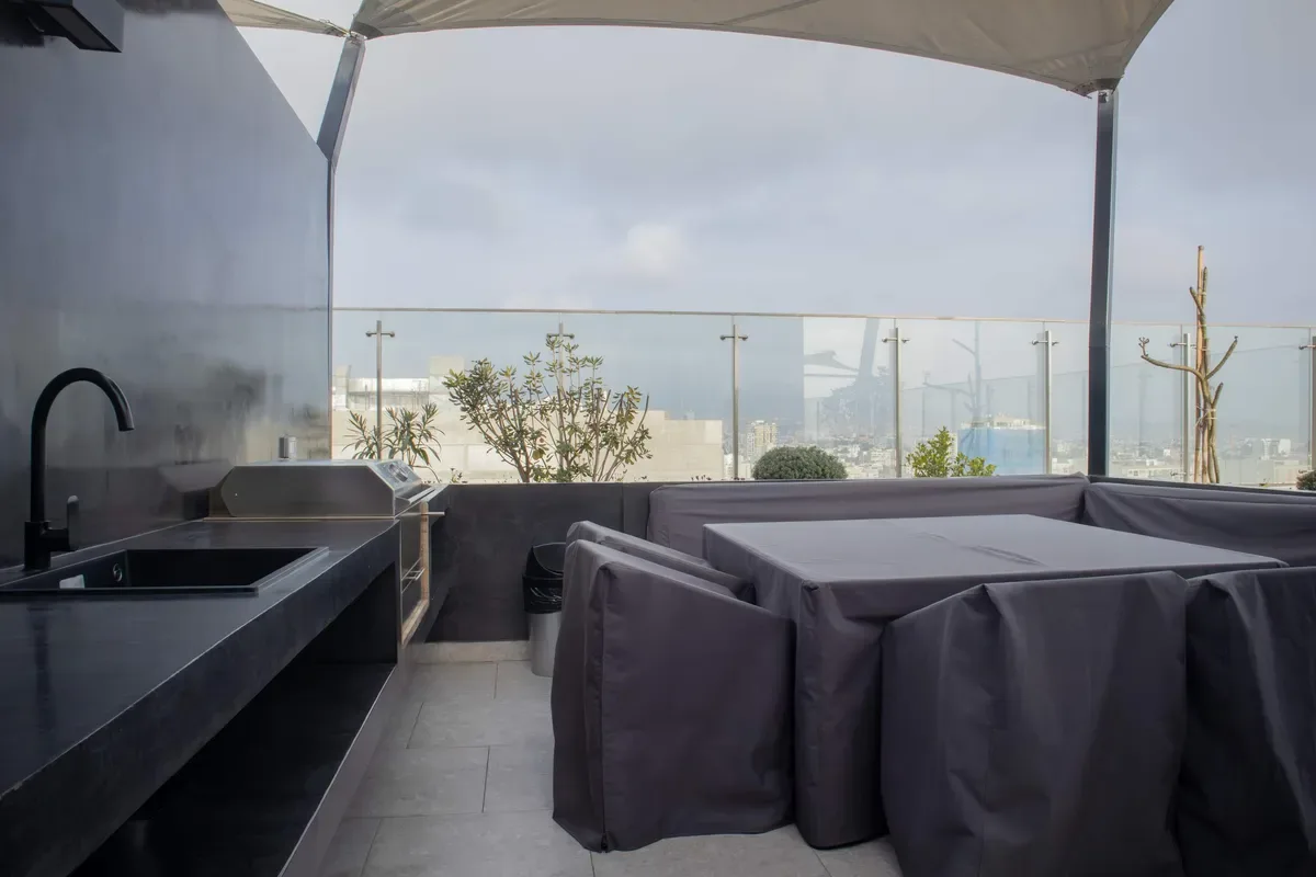 Elegant 2BR w/ Great Balcony in Miraflores