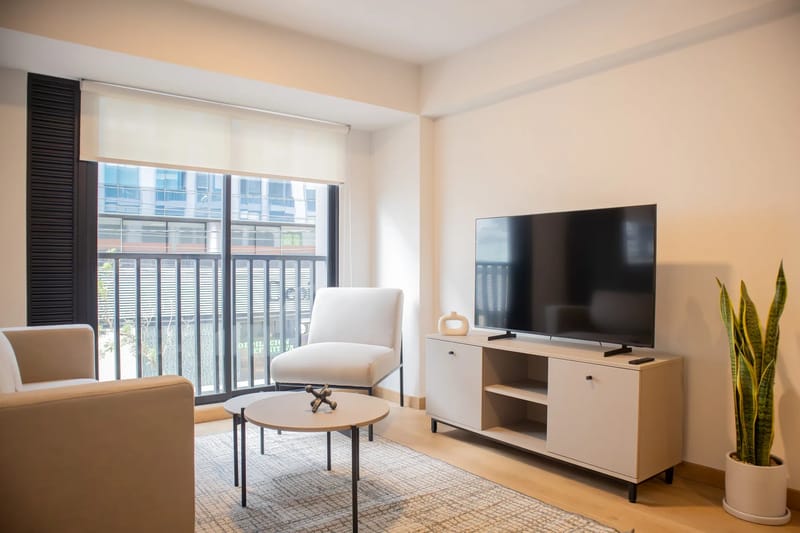 Elegant 2BR w/ Great Balcony in Miraflores