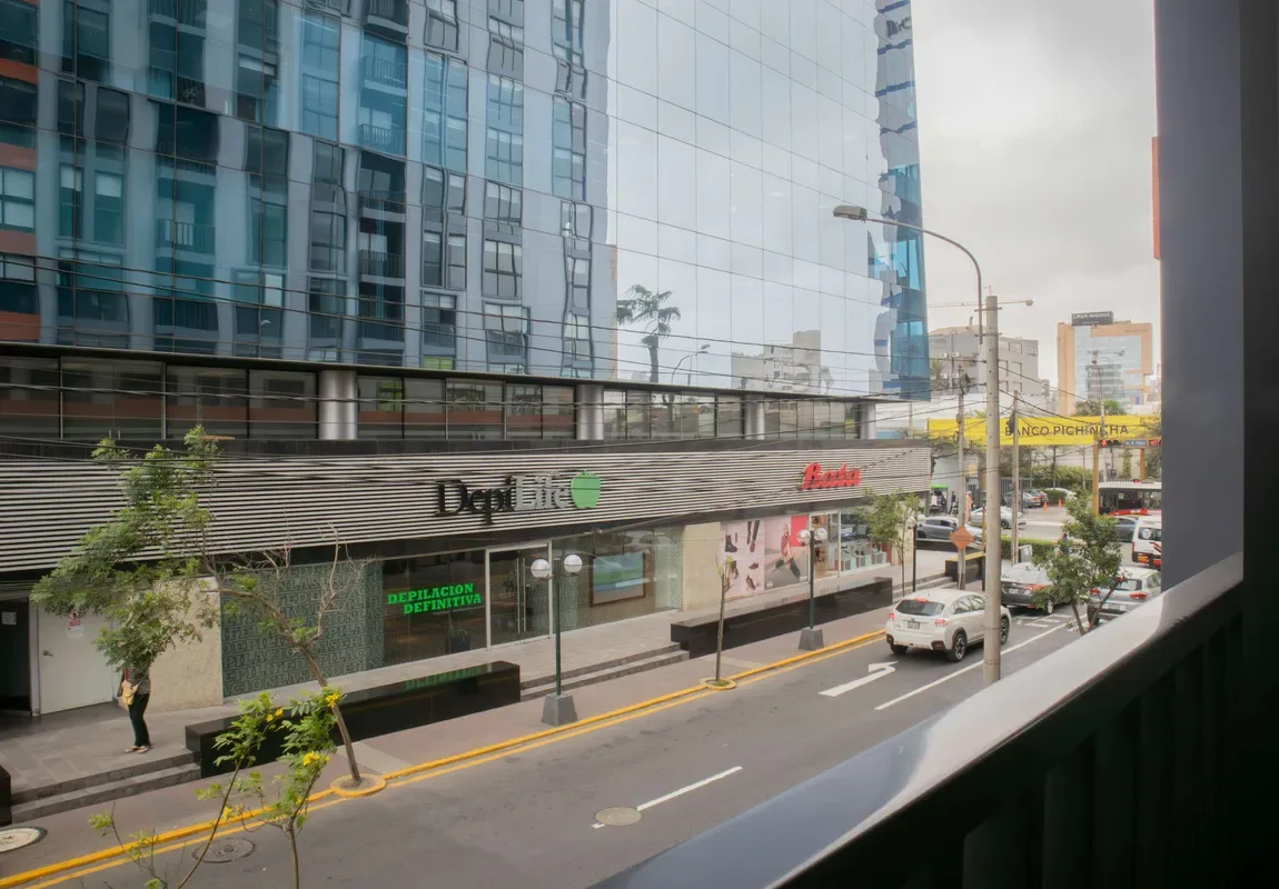 Elegant 2BR w/ Great Balcony in Miraflores