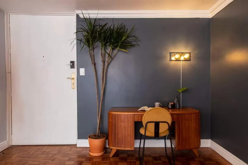 Vibrant 5BR Apartment with Cozy Balcony
