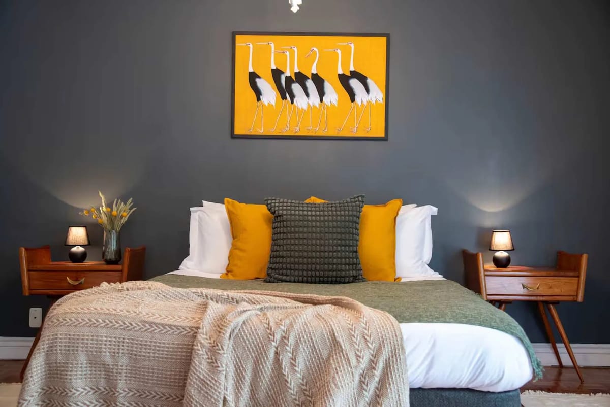 Vibrant 5BR Apartment with Cozy Balcony