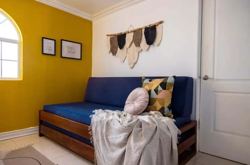 Vibrant 5BR Apartment with Cozy Balcony