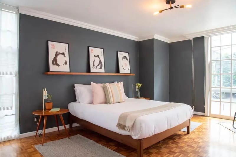 Vibrant 5BR Apartment with Cozy Balcony