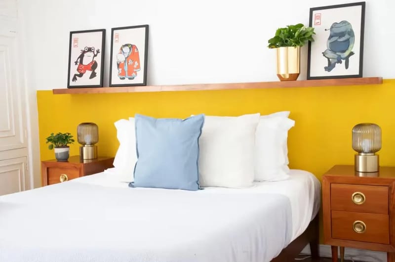 Vibrant 5BR Apartment with Cozy Balcony