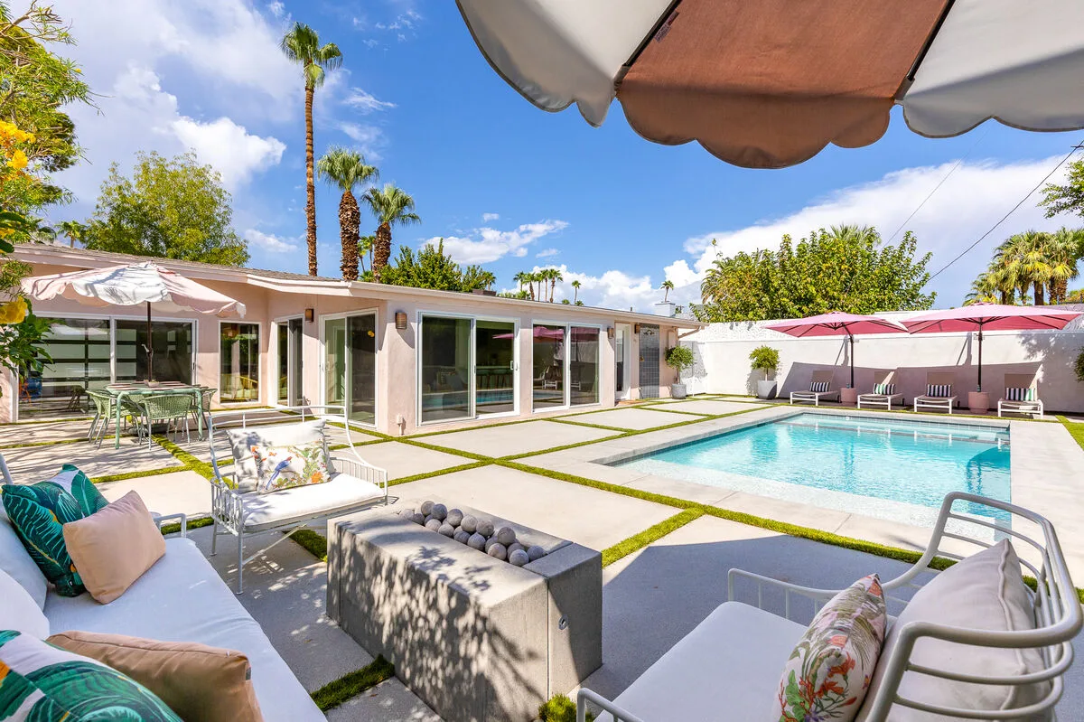 Pavilion Palm Springs