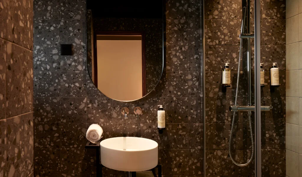 Guest-room bathroom