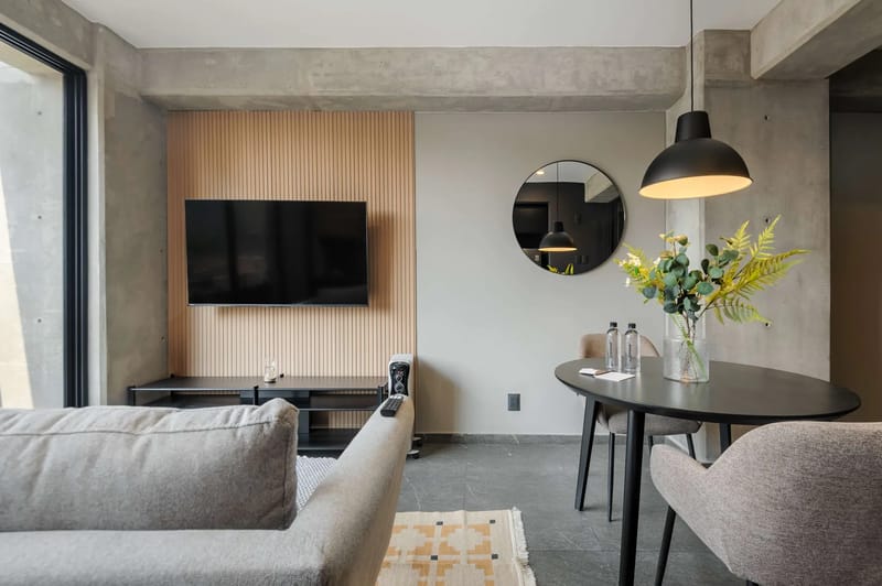 Tasteful 1BR w/ Private Balcony in Tabacalera