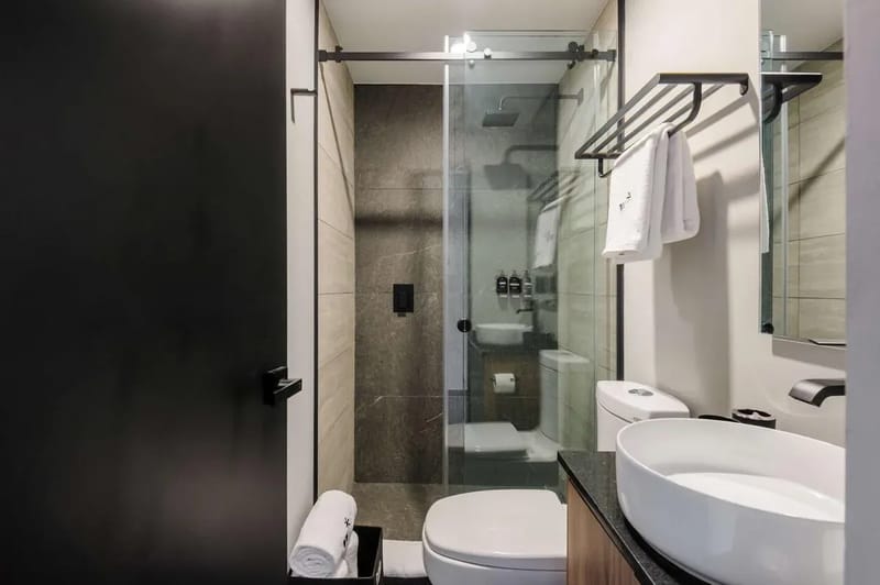 Tasteful 1BR w/ Private Balcony in Tabacalera