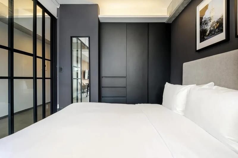 Tasteful 1BR w/ Private Balcony in Tabacalera