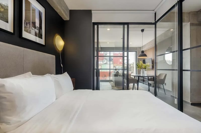 Tasteful 1BR w/ Private Balcony in Tabacalera