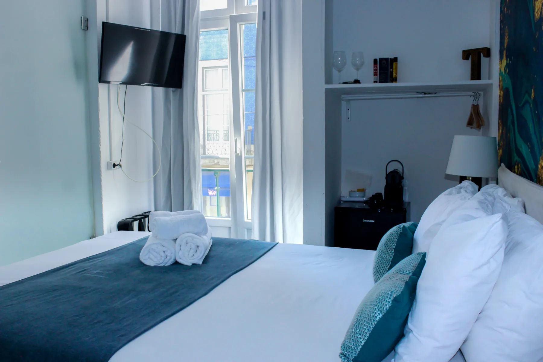 Acogedora suite con balcón en Baixa