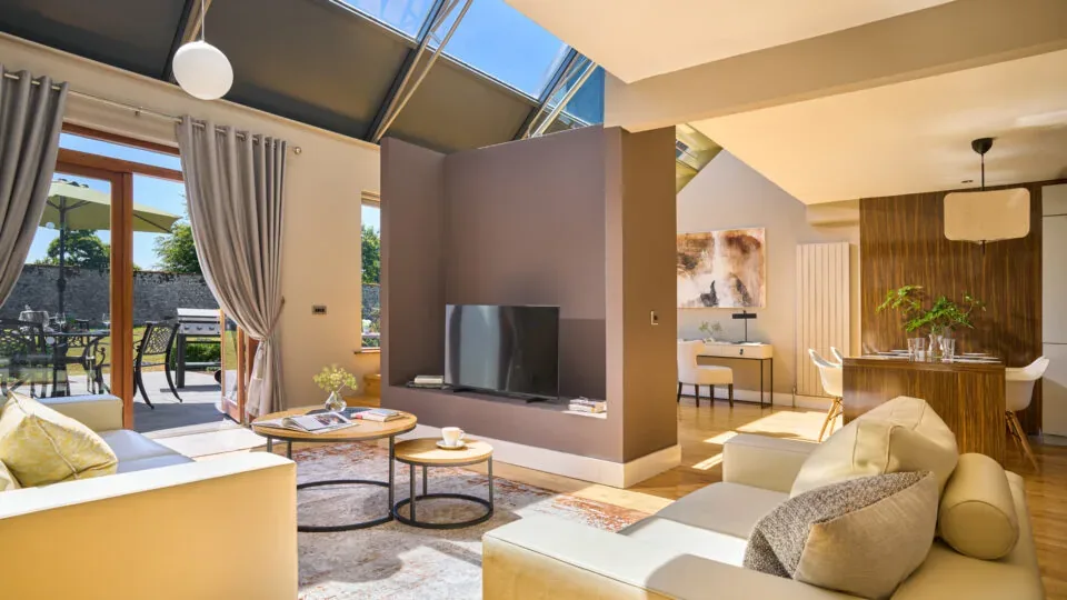 Sala de estar de una residencia del complejo