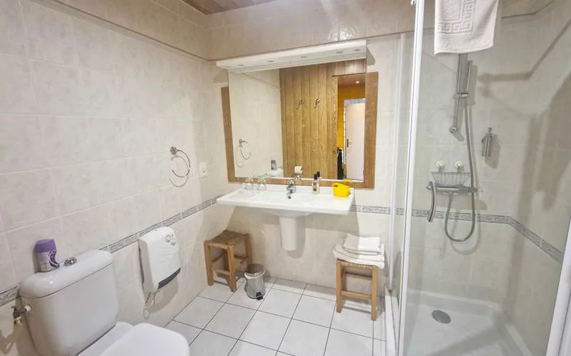 Baño de Le Petit Couscouril