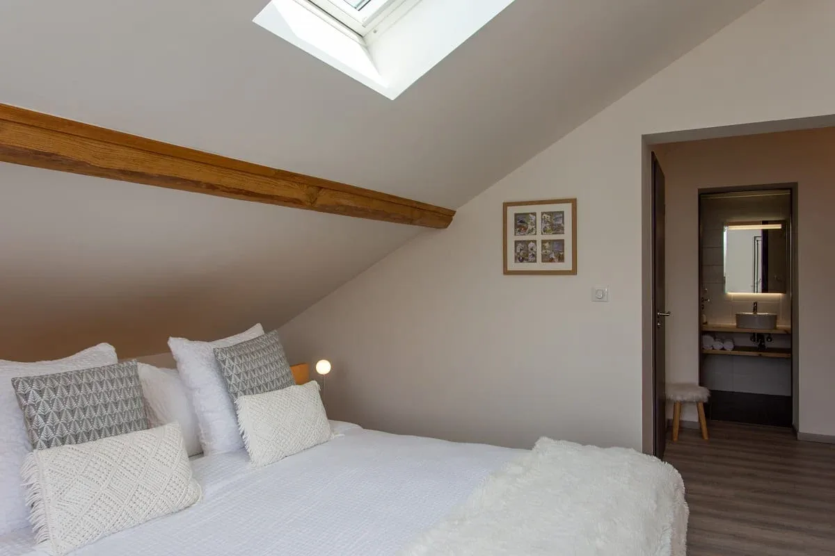Guesthouse room
