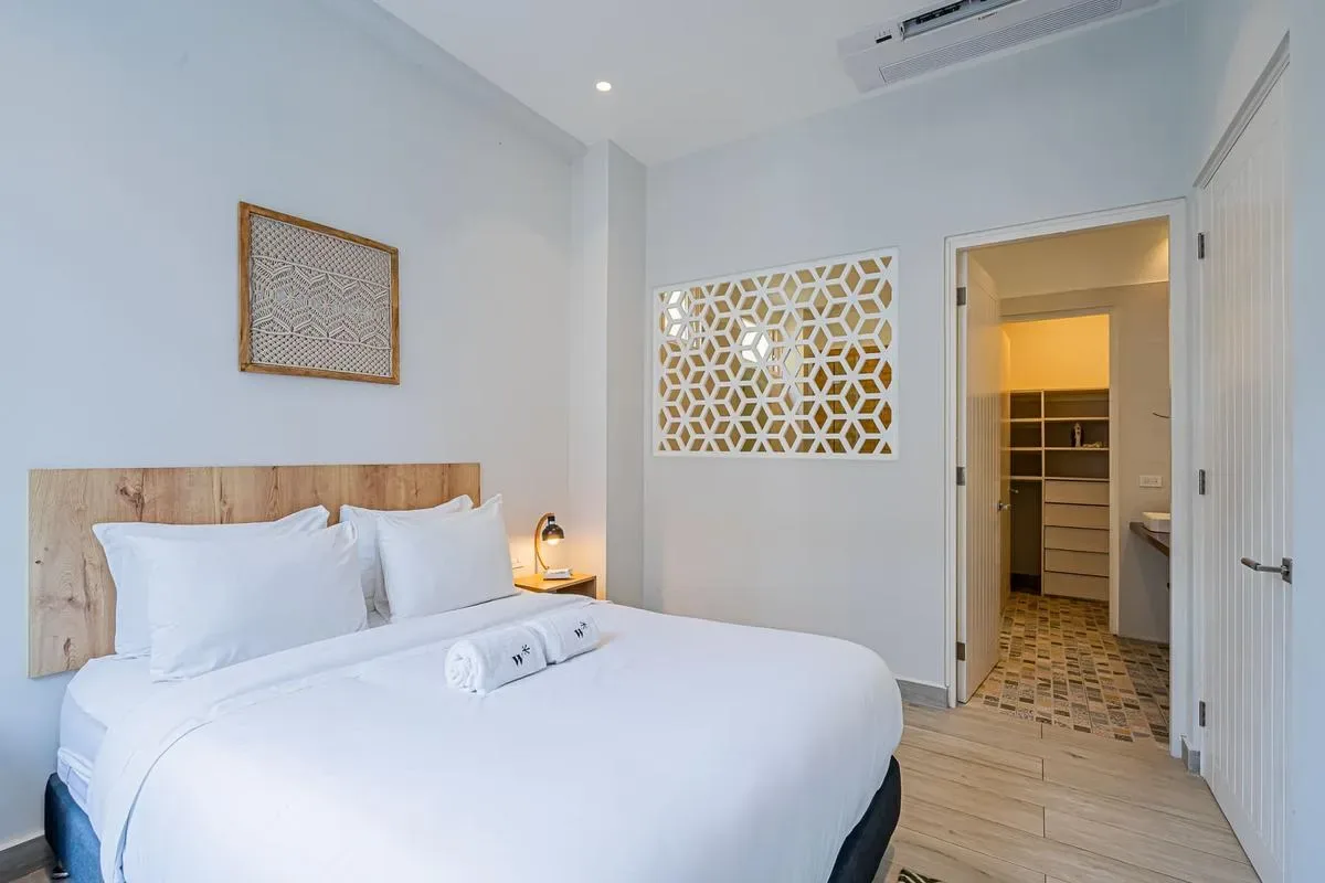 Airy 1BR in Casco Antiguo w/ Balcony