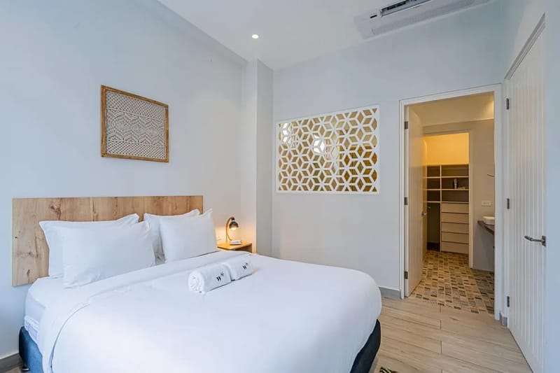 Airy 1BR in Casco Antiguo w/ Balcony