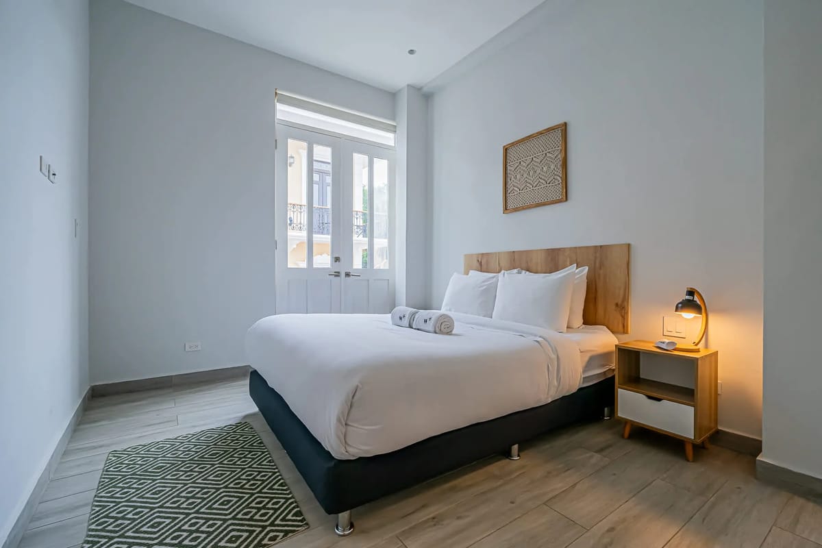 Airy 1BR in Casco Antiguo w/ Balcony