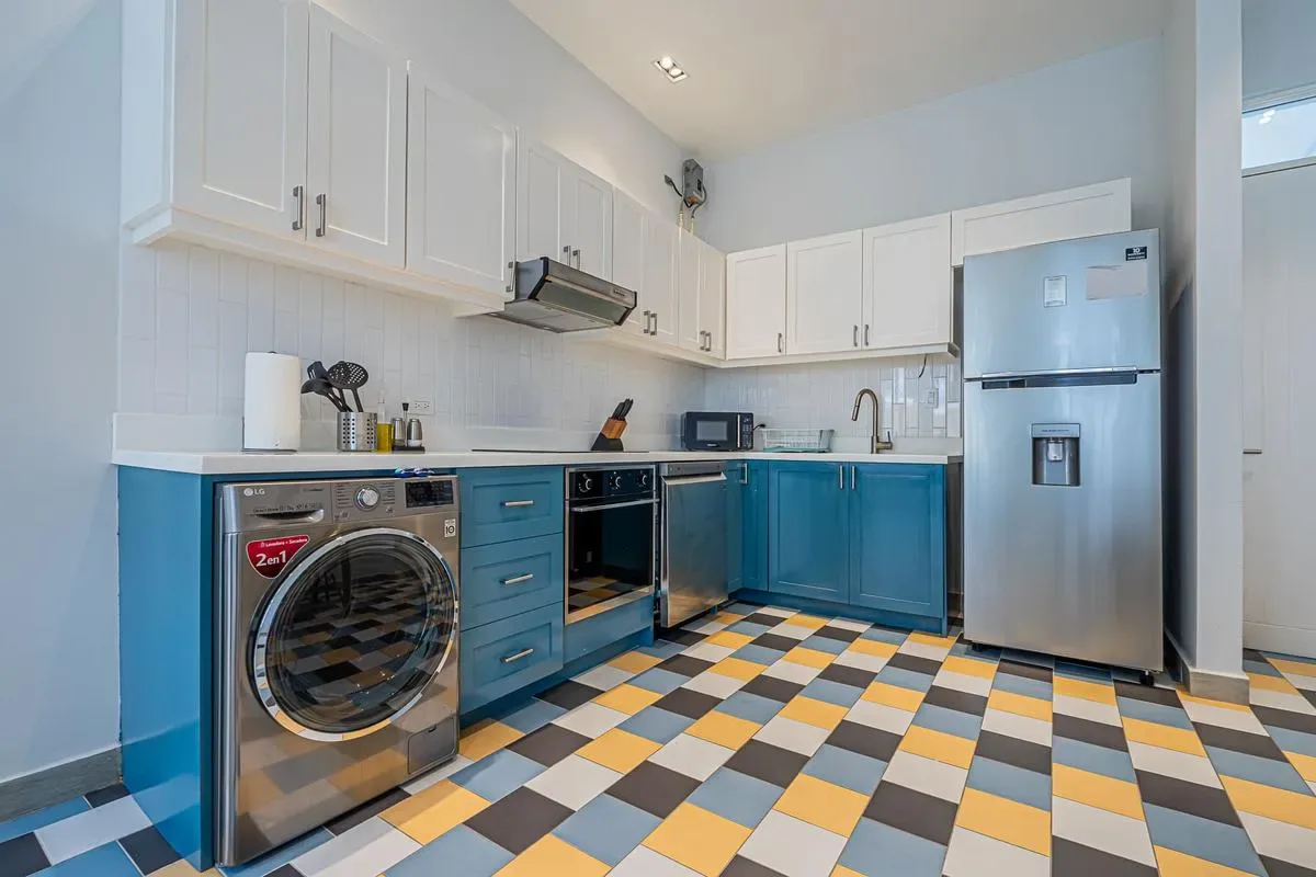 Airy 1BR in Casco Antiguo w/ Balcony