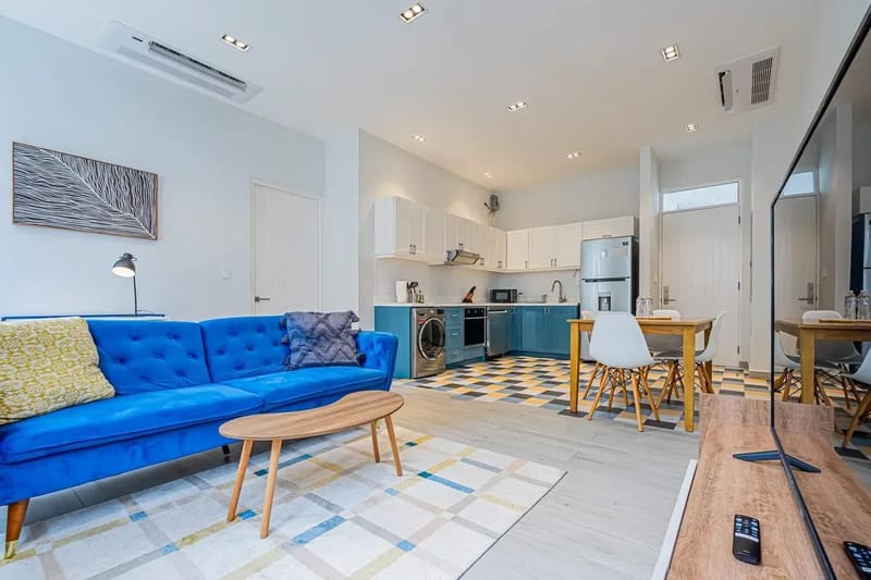 Airy 1BR in Casco Antiguo w/ Balcony