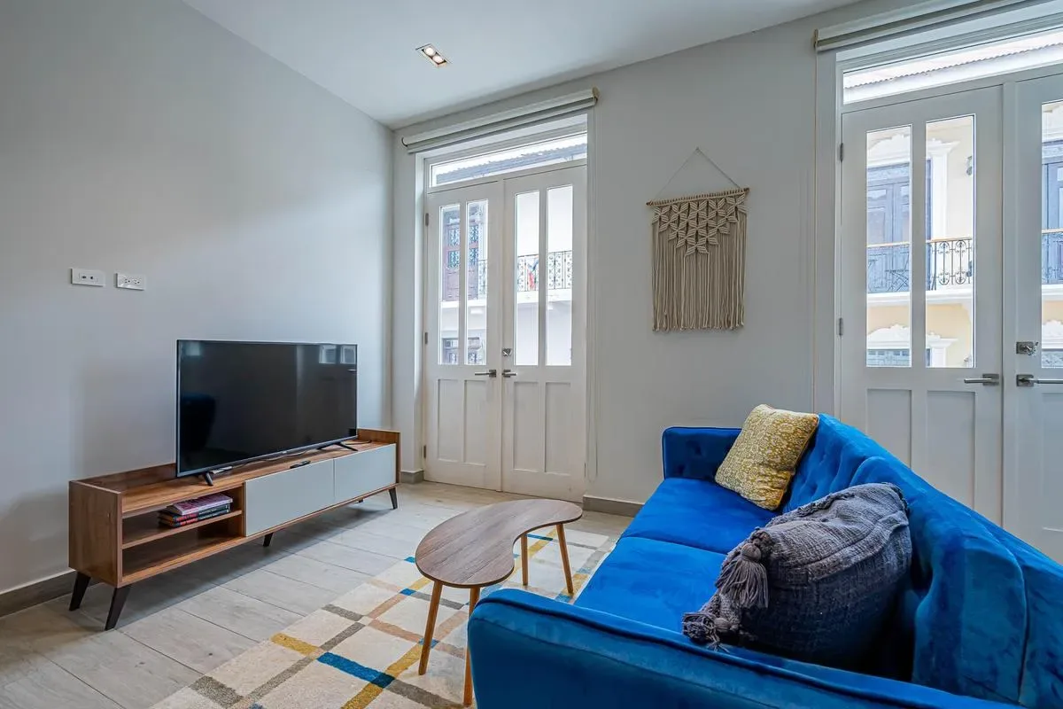 Airy 1BR in Casco Antiguo w/ Balcony