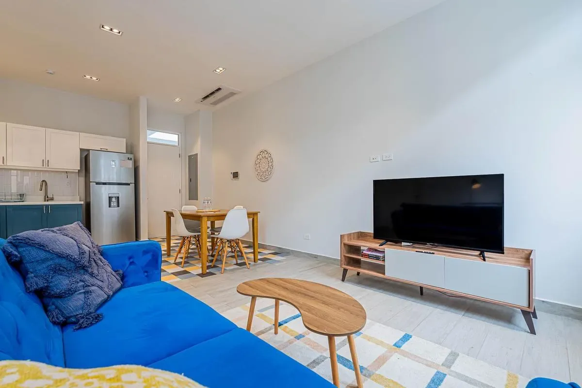 Airy 1BR in Casco Antiguo w/ Balcony