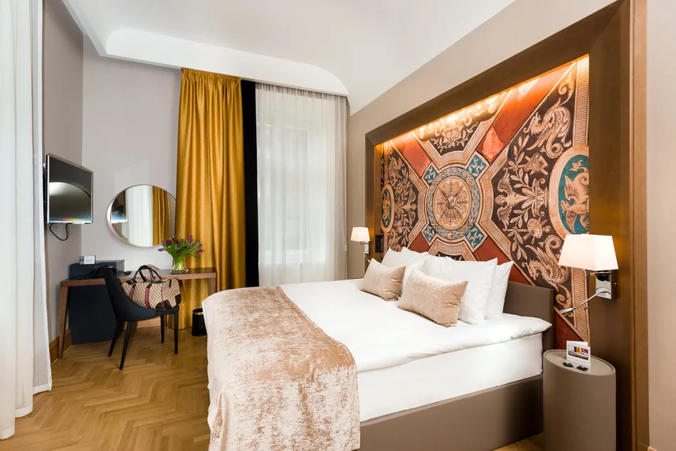 Superior room.