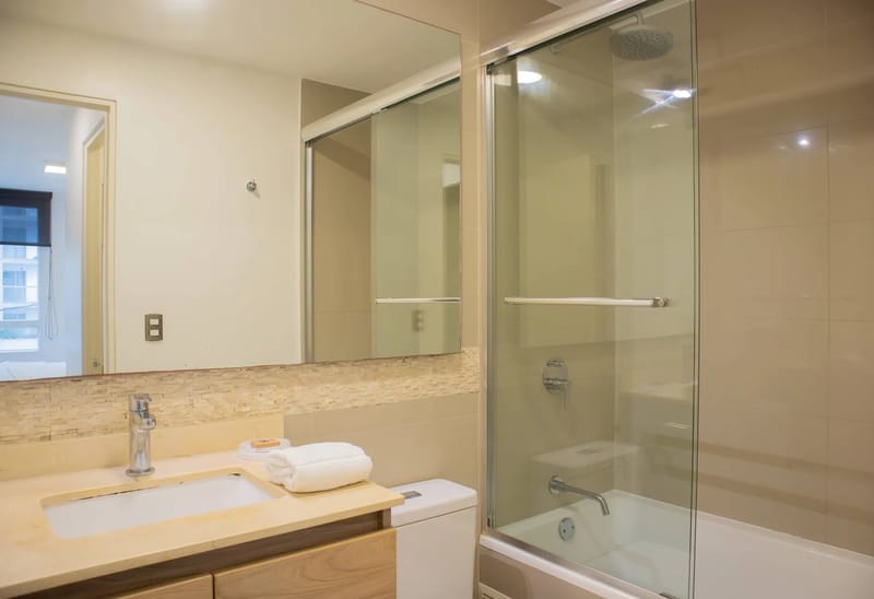 Breezy 2BR in Luxury Building in Barranco