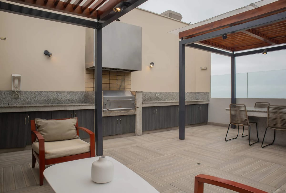 Breezy 2BR in Luxury Building in Barranco