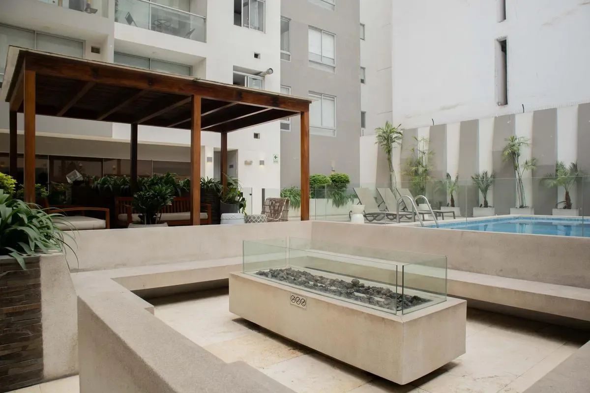 Breezy 2BR in Luxury Building in Barranco