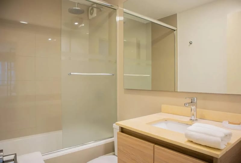 Breezy 2BR in Luxury Building in Barranco