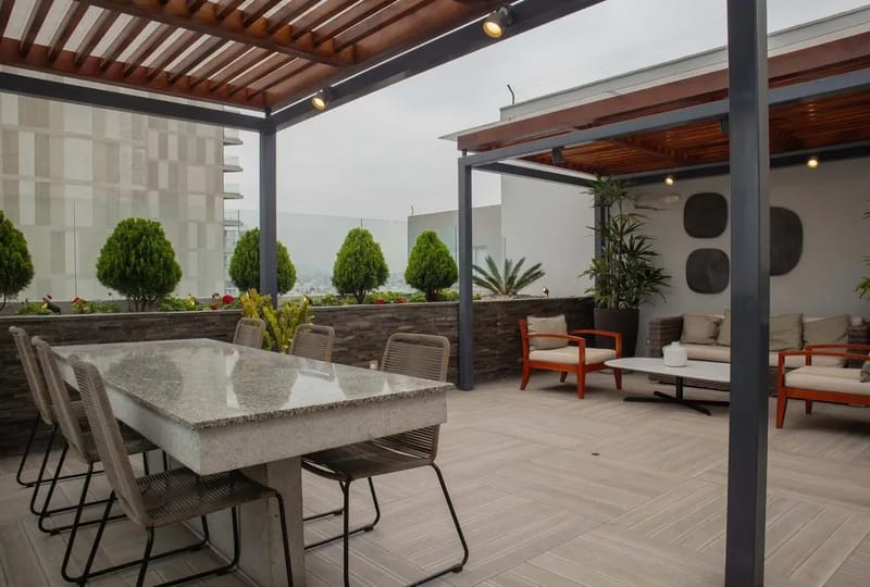 Breezy 2BR in Luxury Building in Barranco