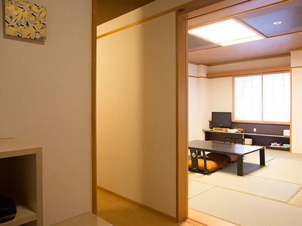 Habitación de estilo japonés en el edificio nuevo