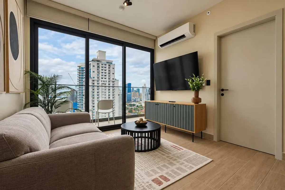 Refined 2BR w/ Balcony in San Francisco