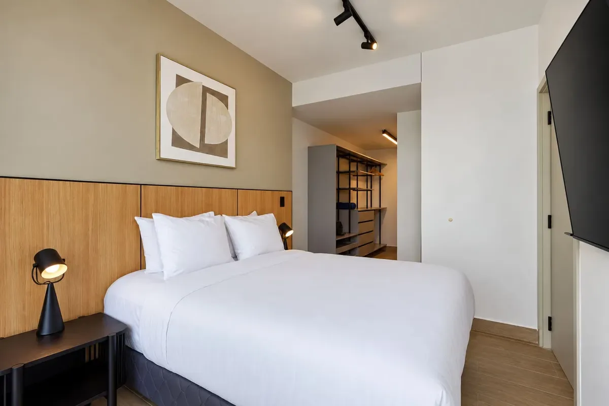 Refined 2BR w/ Balcony in San Francisco