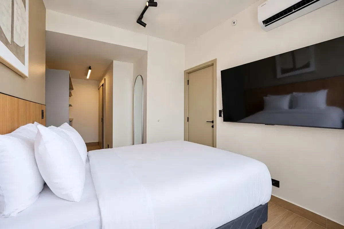 Refined 2BR w/ Balcony in San Francisco