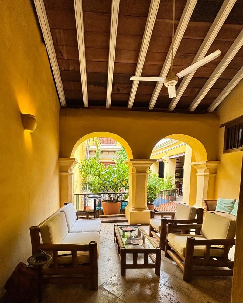 w *| Sensational 4BR House w/ pool in Cartagena