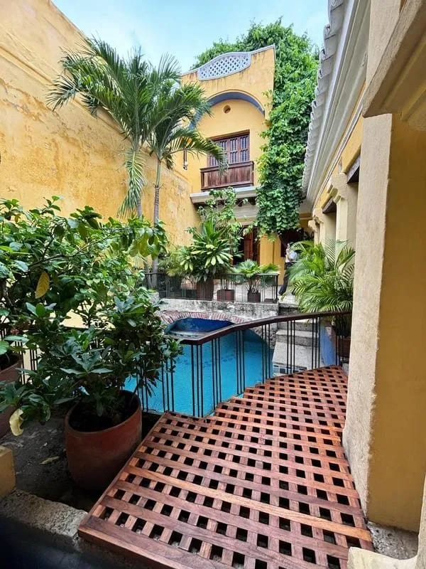 w *| Sensational 4BR House w/ pool in Cartagena