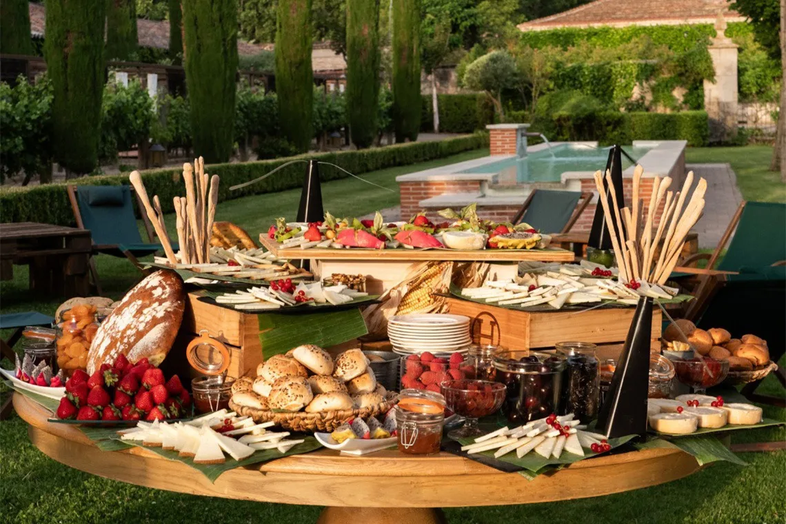 Banquete para un evento en Hacienda Zorita Wine Hotel.