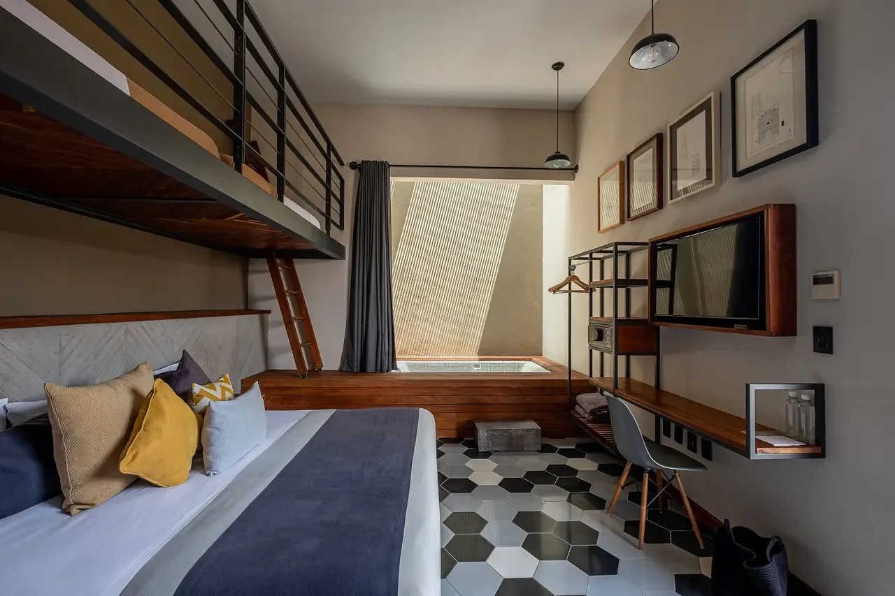 Hotel Criol suite with indoor jacuzzi