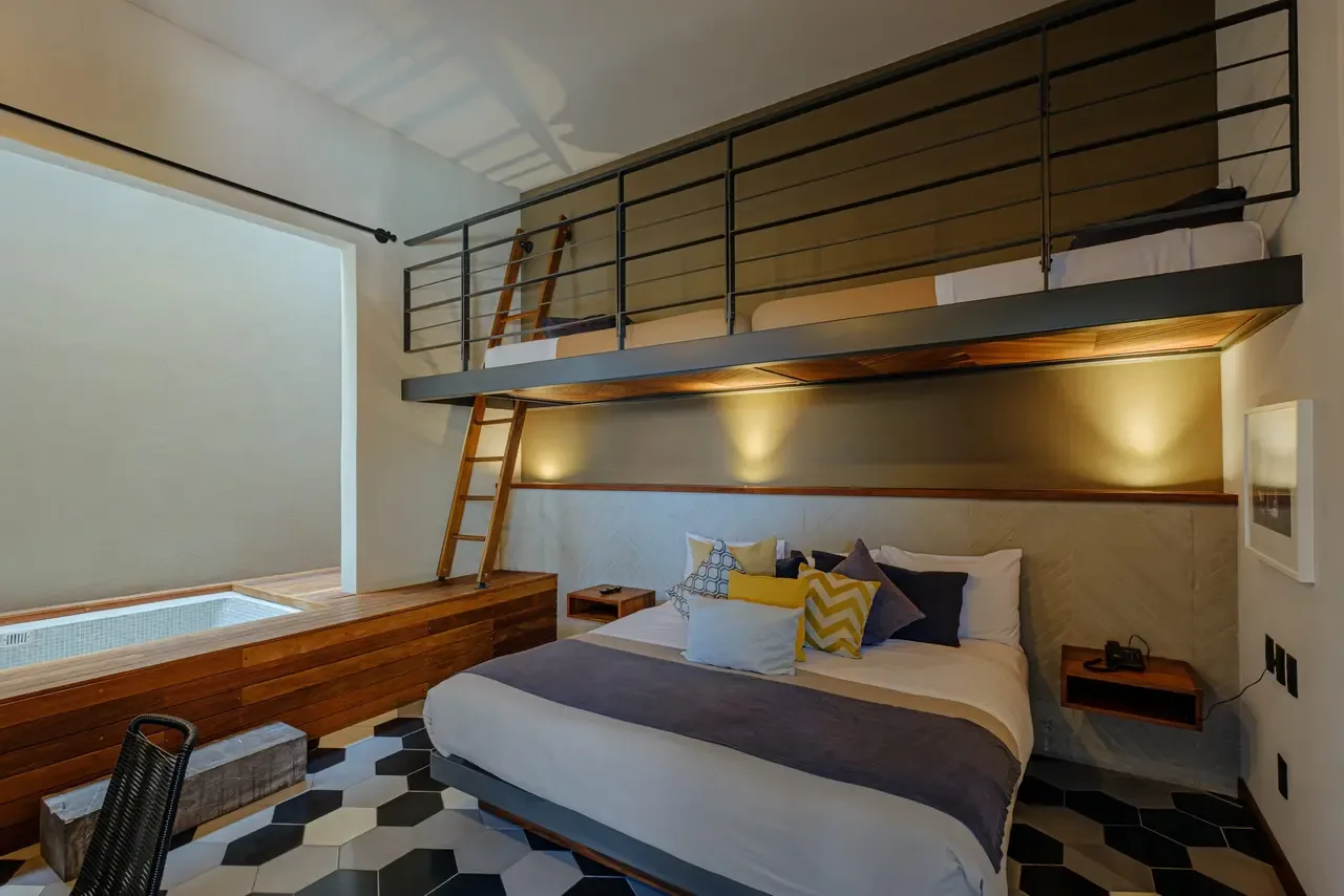 Hotel Criol room with jacuzzi