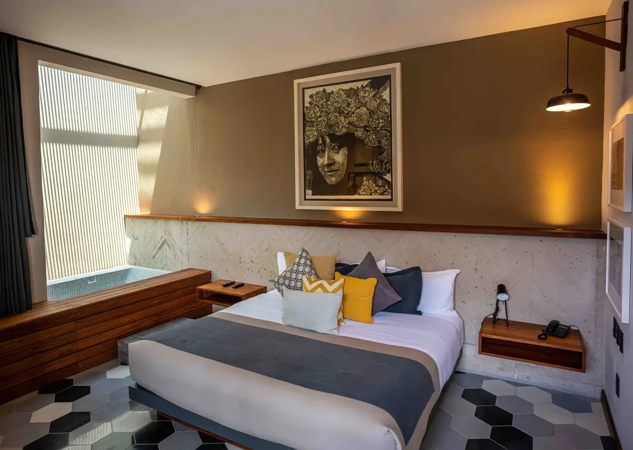 Hotel Criol suite with indoor jacuzzi