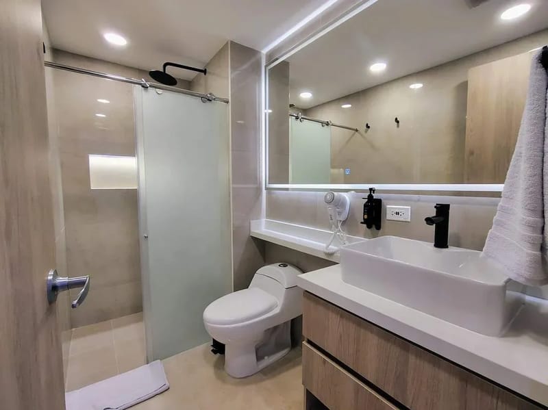 Luxurious Loft w/Balcony in Crespo
