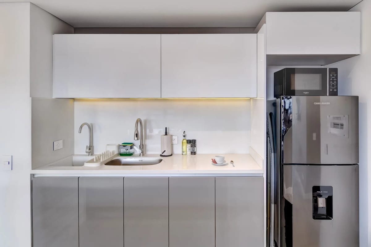 Radiant 2BR in Santa Barbara w/ Balcony